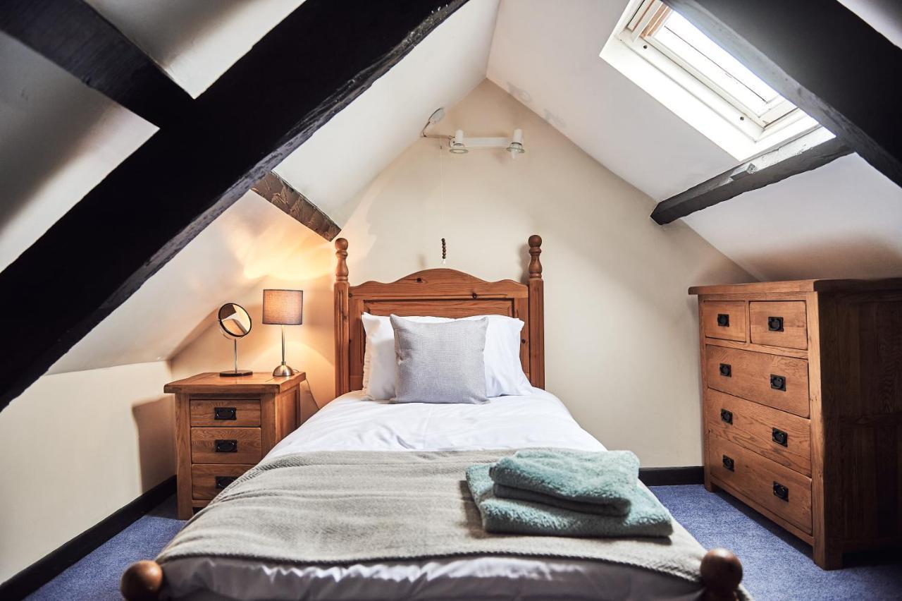 Penuwch Boathouse- Lakeside Rural Cottage Ideal For Families With Indoor Heated Pool Carmarthen Esterno foto