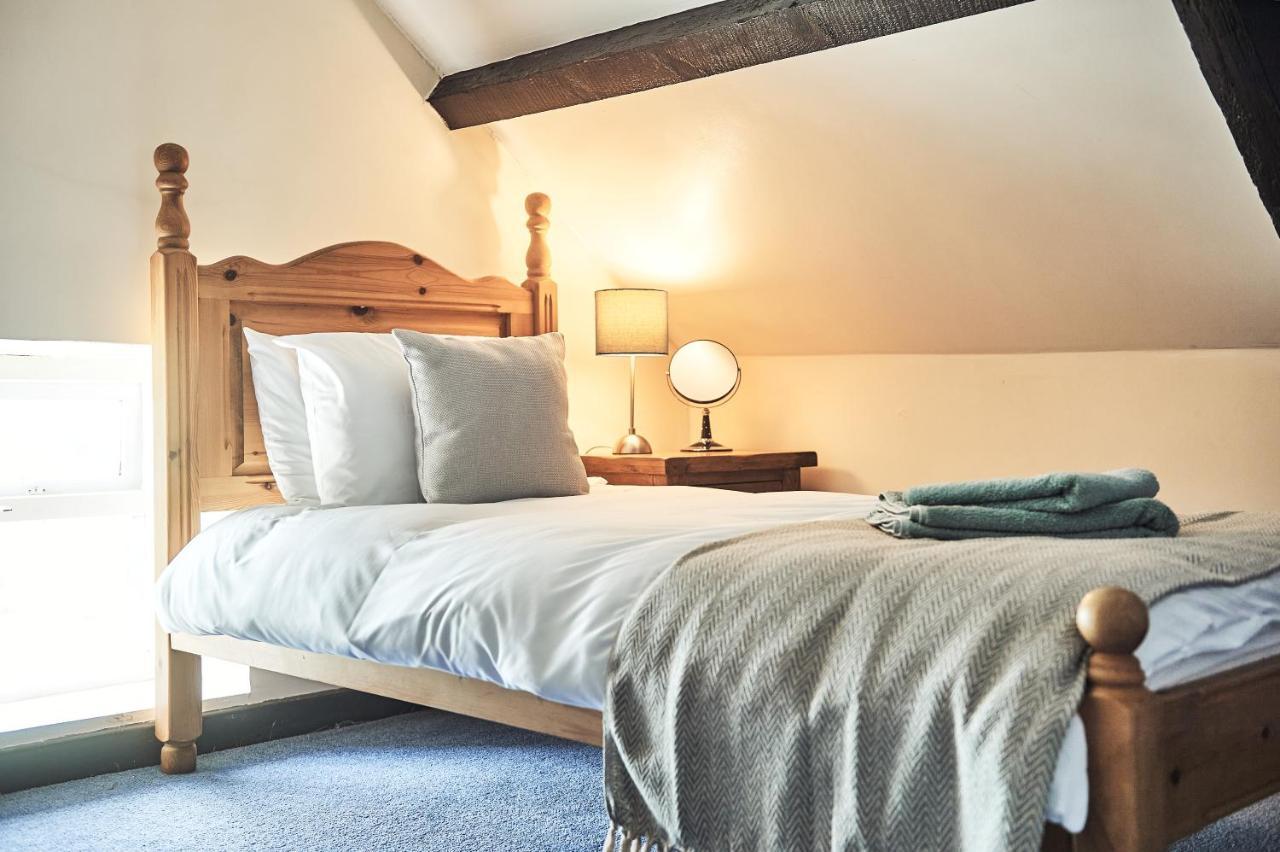 Penuwch Boathouse- Lakeside Rural Cottage Ideal For Families With Indoor Heated Pool Carmarthen Esterno foto