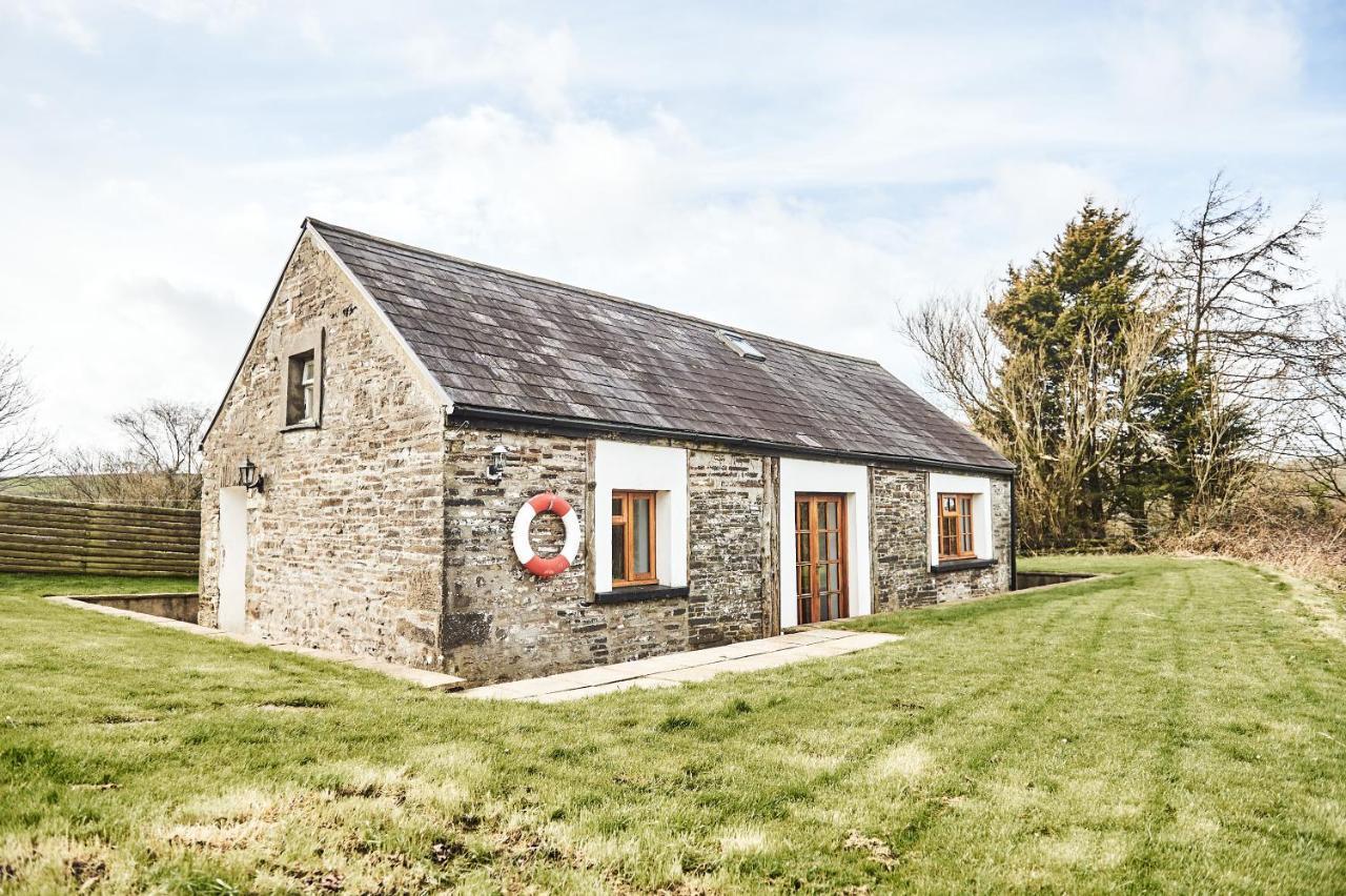 Penuwch Boathouse- Lakeside Rural Cottage Ideal For Families With Indoor Heated Pool Carmarthen Esterno foto