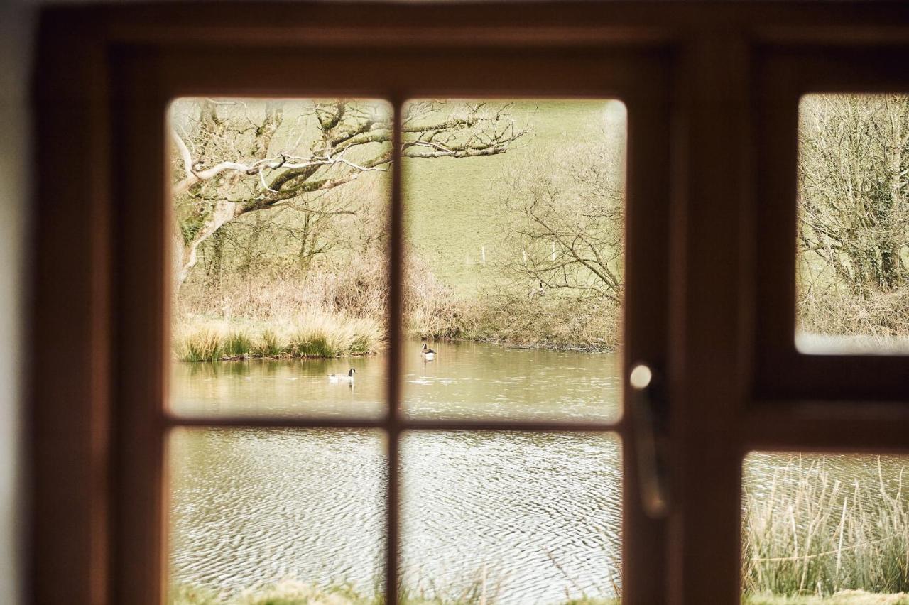 Penuwch Boathouse- Lakeside Rural Cottage Ideal For Families With Indoor Heated Pool Carmarthen Esterno foto