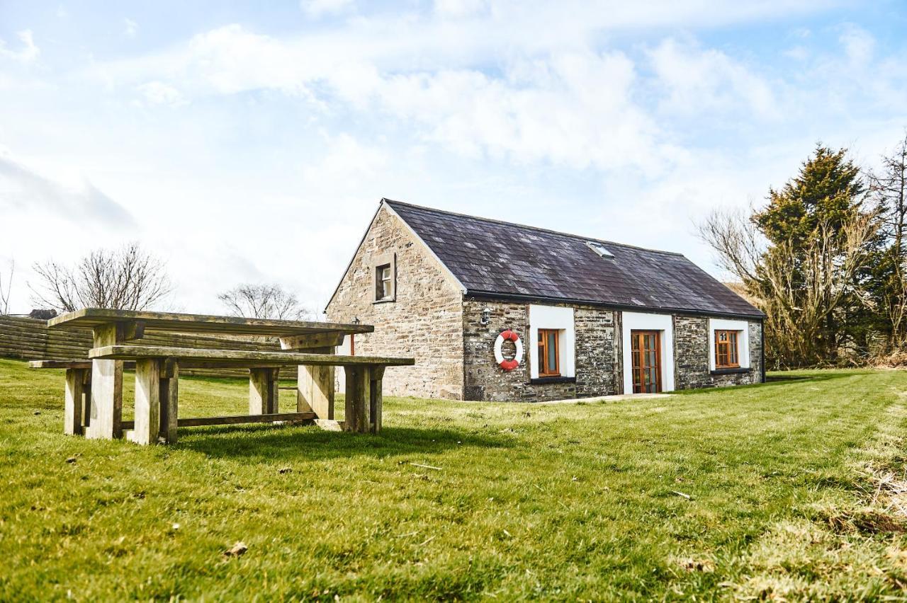 Penuwch Boathouse- Lakeside Rural Cottage Ideal For Families With Indoor Heated Pool Carmarthen Esterno foto